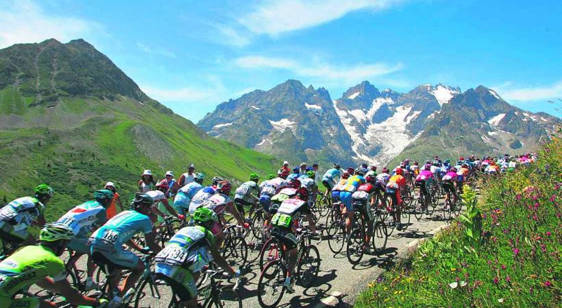 Fidèle au poste, le tour de France remplit l'été sportif. 